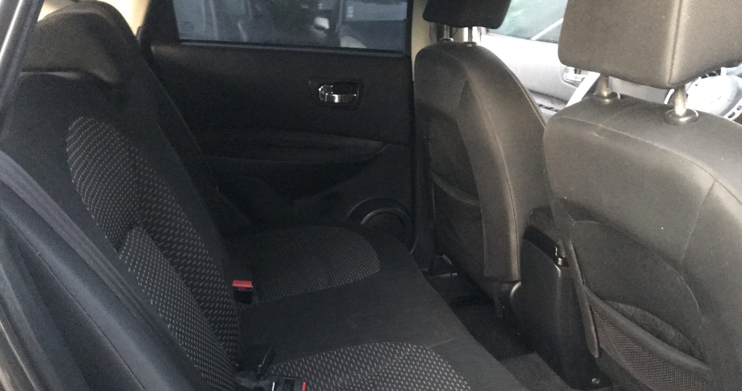 Nissan Qashqai+2 2.0 dCi Tekna 4×4 Année 2010 / 7 Places Boite de vitesse: Automatique – Image 17