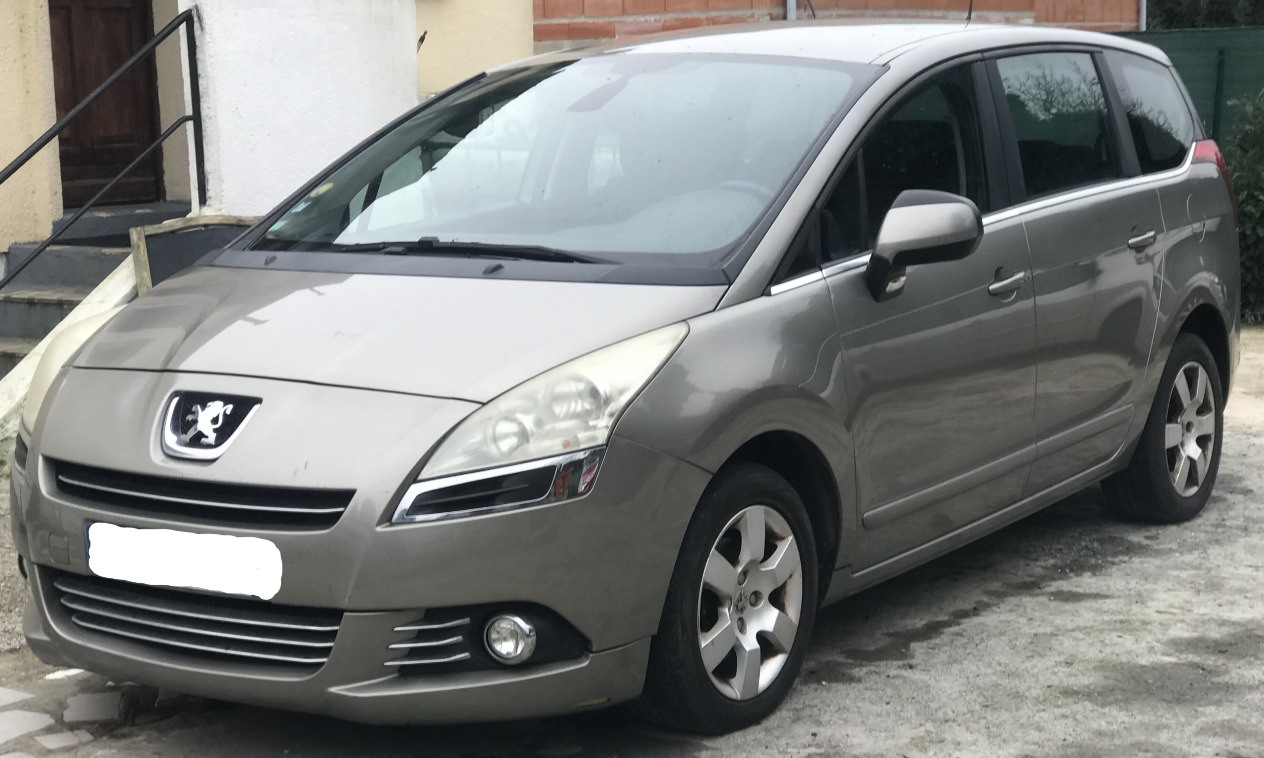 Peugeot 5008 1.6 HDi Comfort 7 Places Année 2010 Boite de vitesse manuelle – Image 2