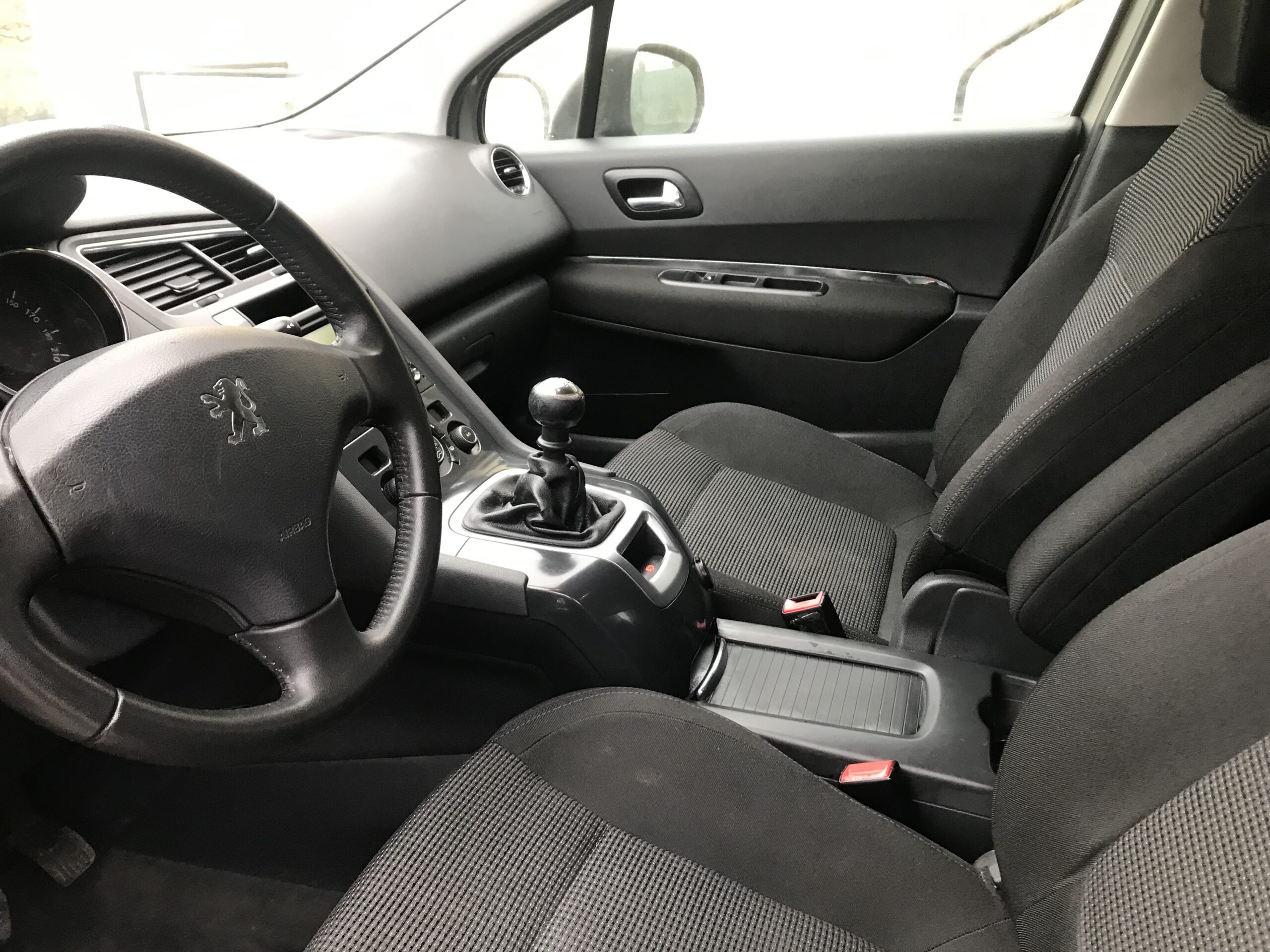 Peugeot 5008 1.6 HDi Comfort 7 Places Année 2010 Boite de vitesse manuelle – Image 3