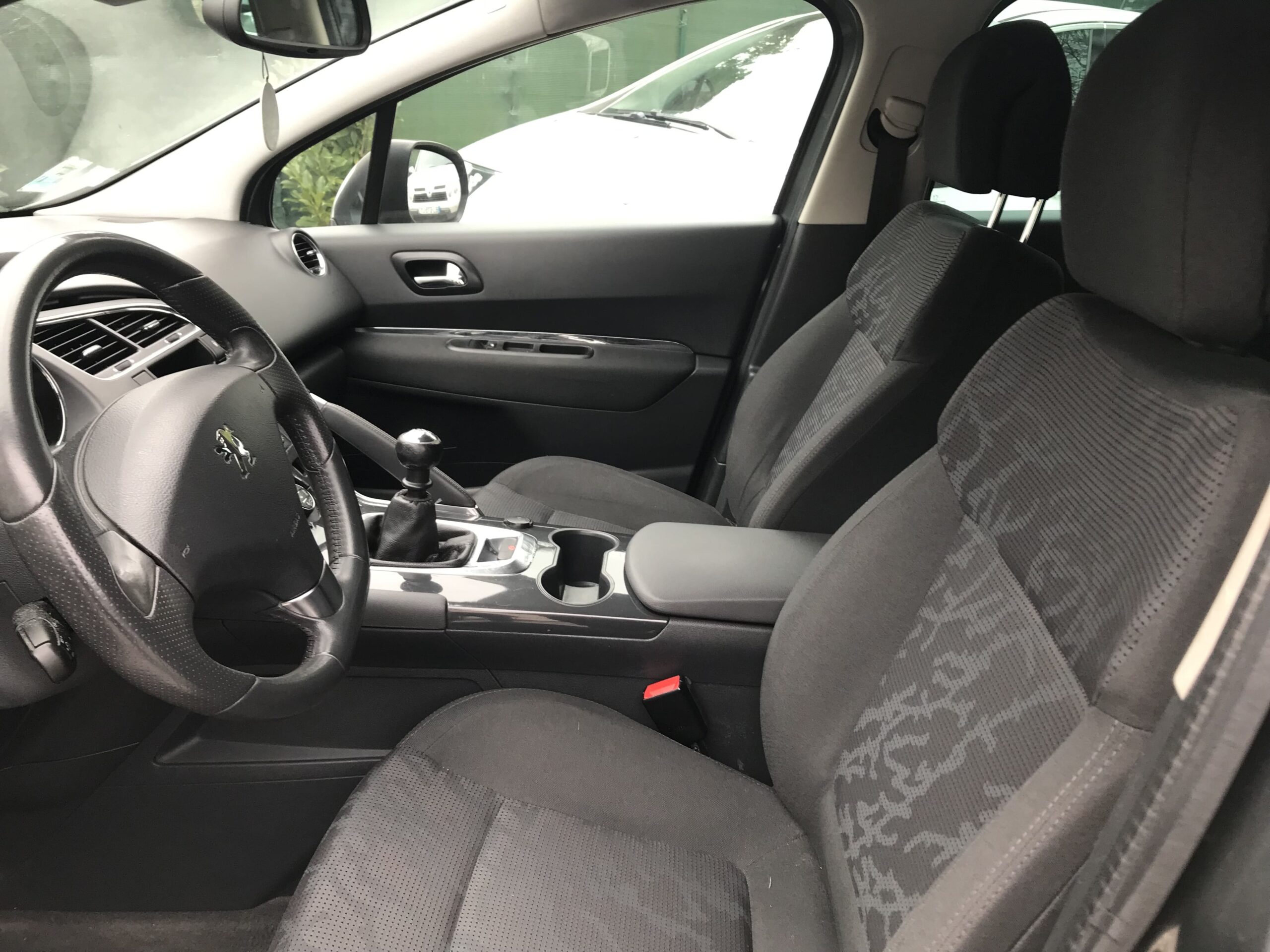 Peugeot 3008 1.6 HDi Style Année 2012 Boite de vitesse: manuelle – Image 5