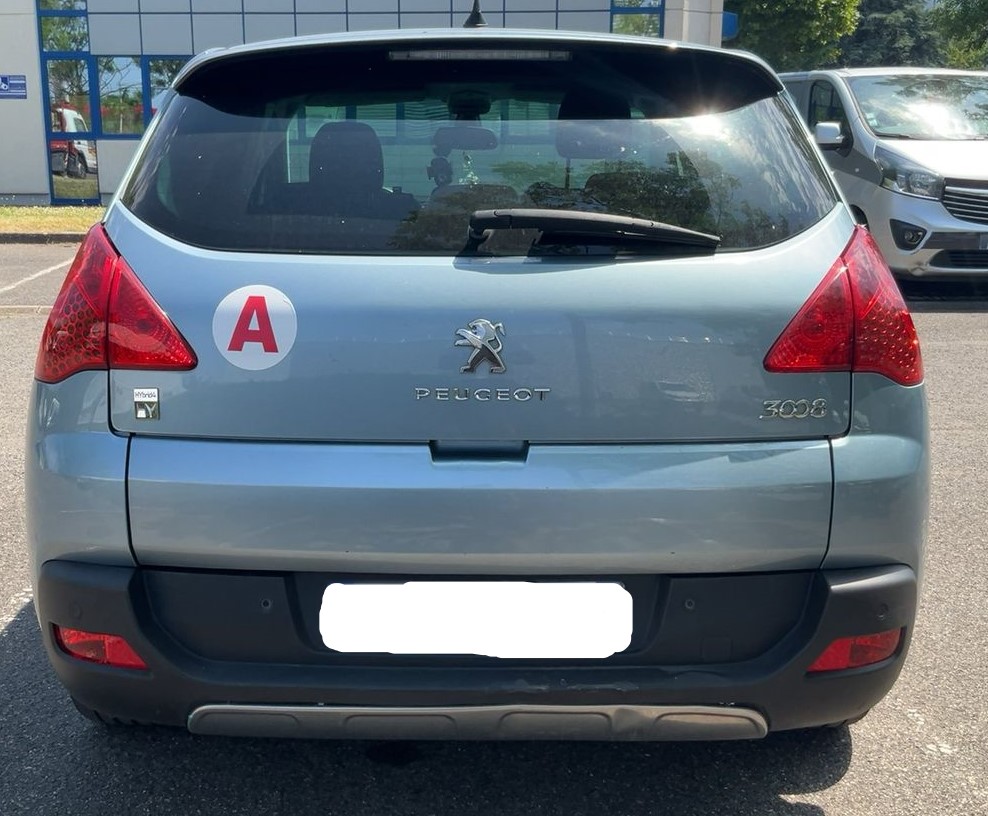 Peugeot 3008 2.0 HDi Hybrid4 année 2013 Boite de vitesse: Automatique – Image 4