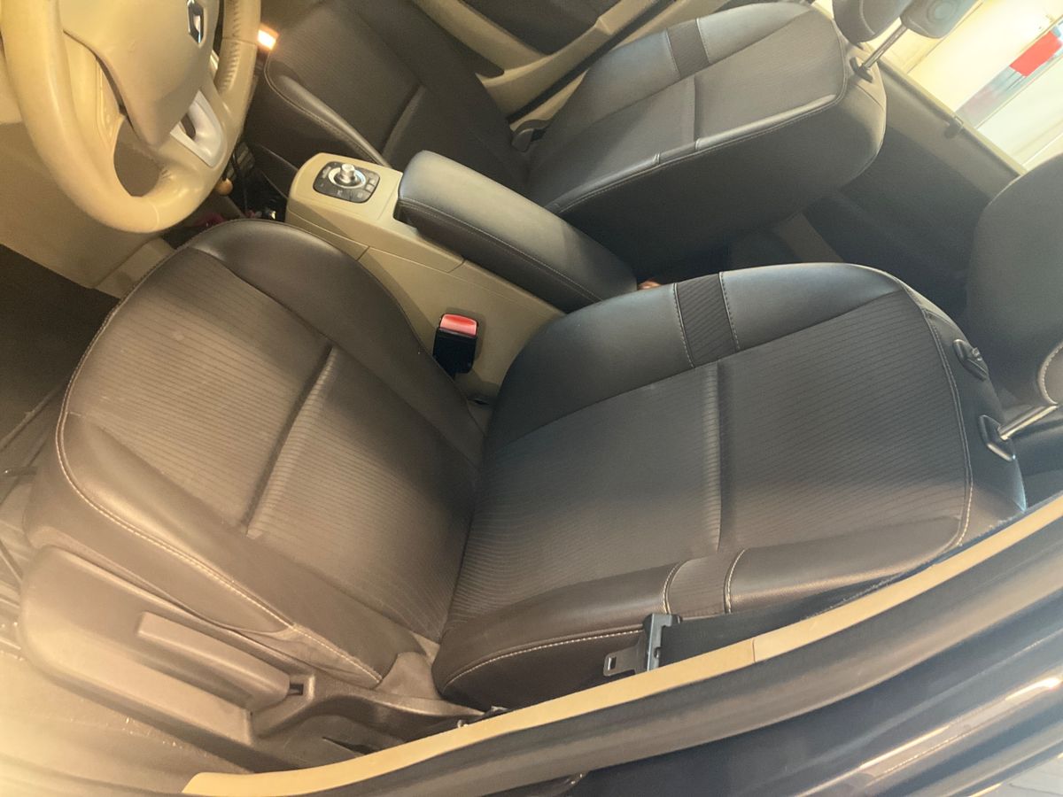 Renault Scenic 1.5 dCi Exception année 2011 Boite de vitesse: automatique – Image 9