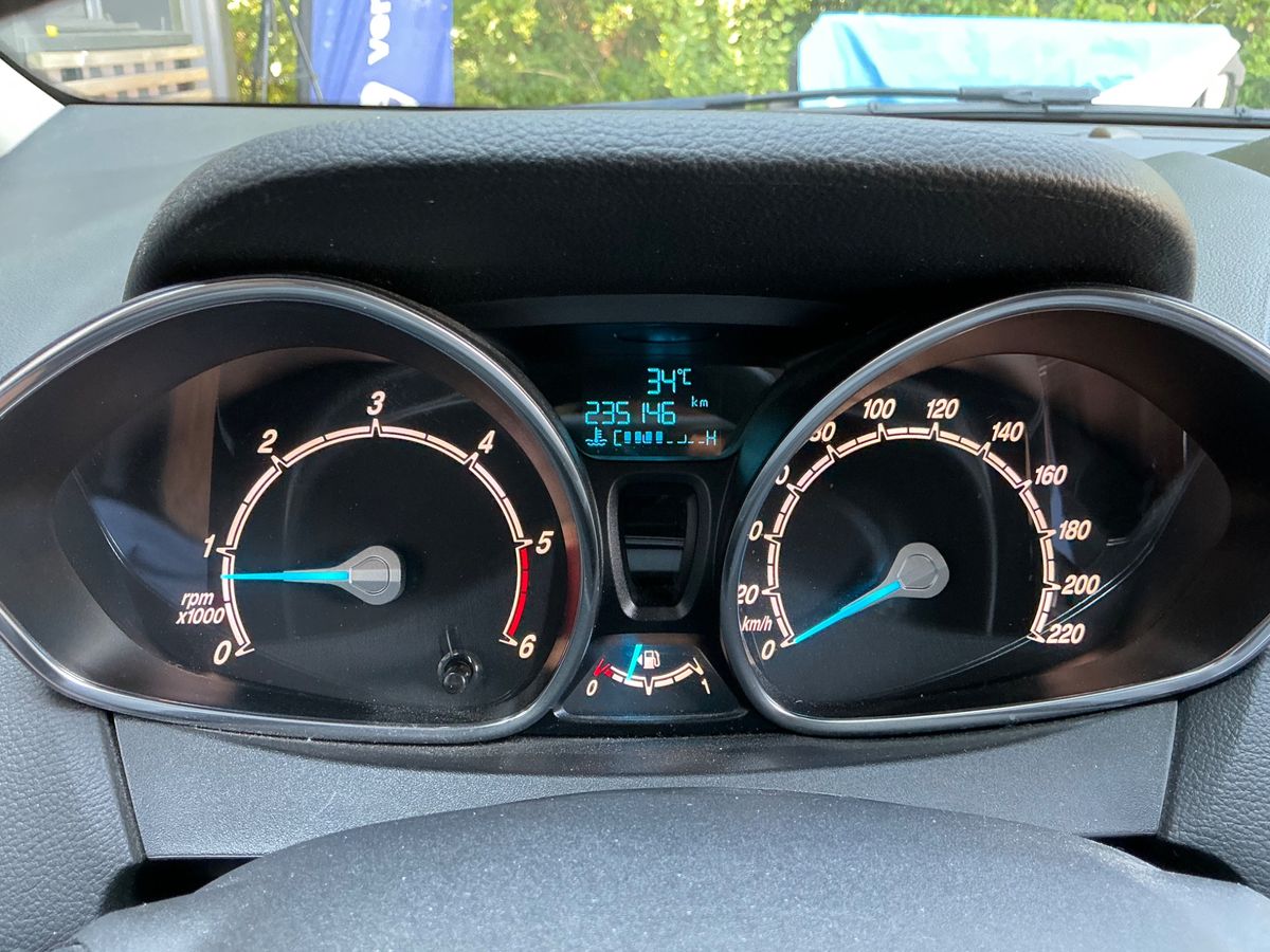 Ford B-Max 1.6 TDCi Titanium Année 2015 Boite de vitesse: manuelle – Image 4
