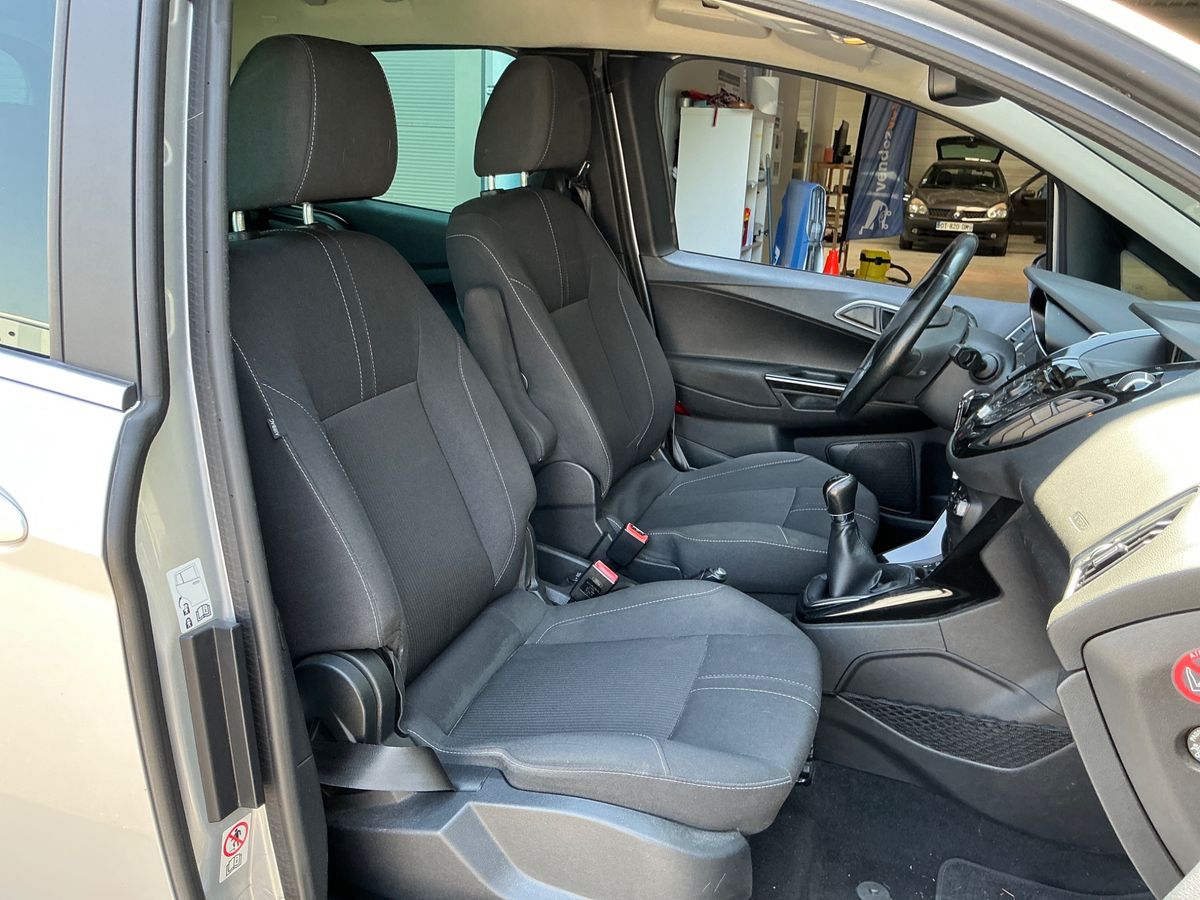 Ford B-Max 1.6 TDCi Titanium Année 2015 Boite de vitesse: manuelle – Image 8
