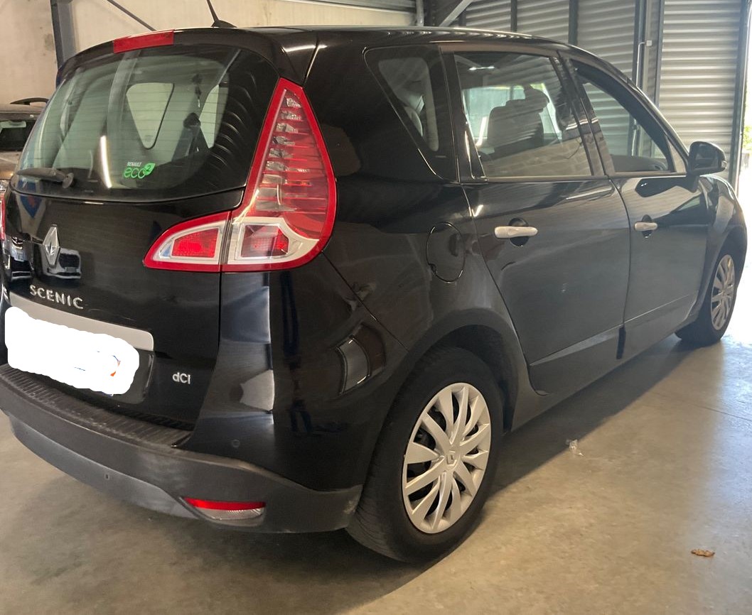Renault Scenic 1.5 dCi Exception année 2011 Boite de vitesse: automatique – Image 19