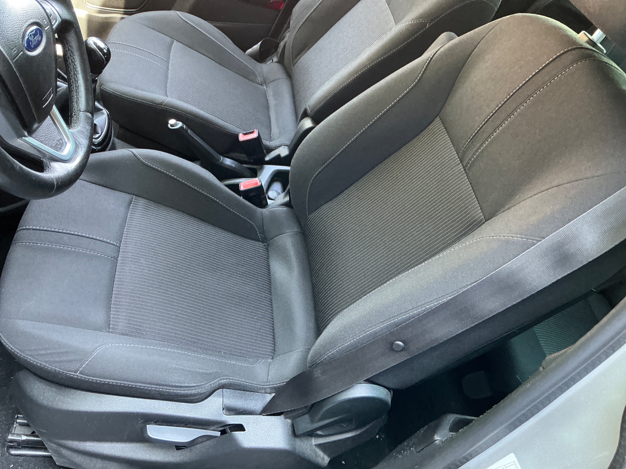 Ford B-Max 1.6 TDCi Titanium Année 2015 Boite de vitesse: manuelle – Image 11