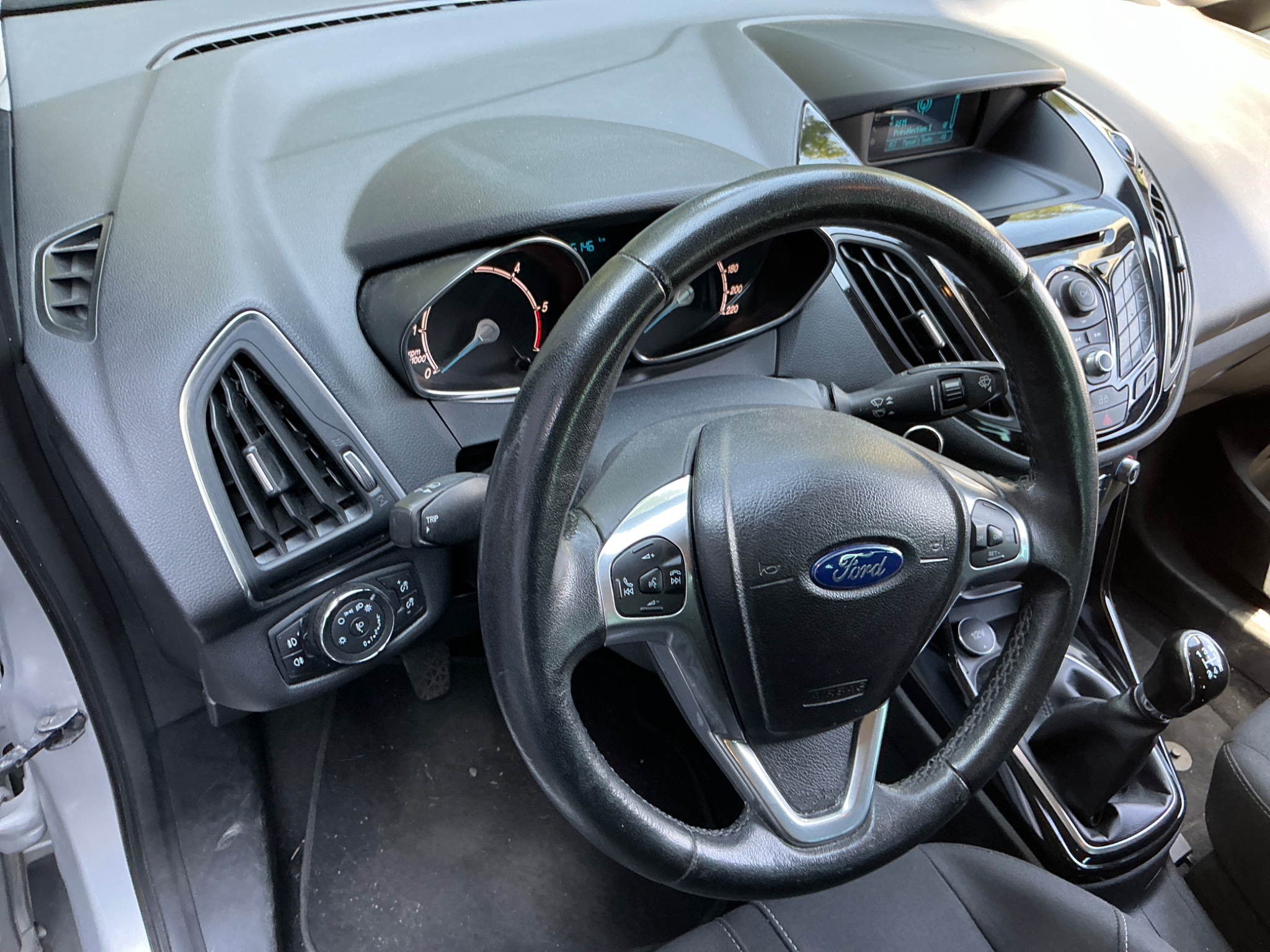 Ford B-Max 1.6 TDCi Titanium Année 2015 Boite de vitesse: manuelle – Image 6