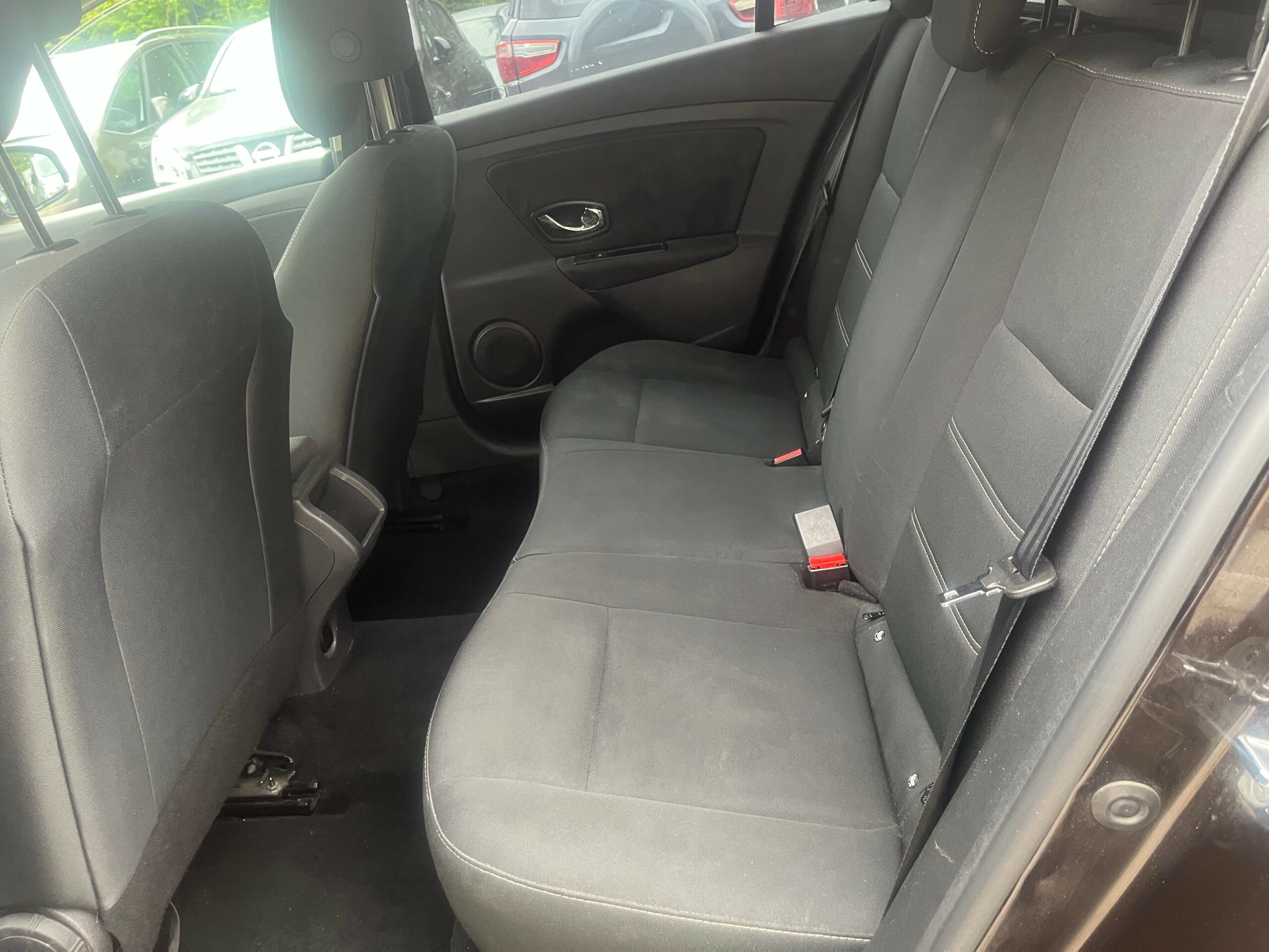 Renault Megane 1.5 dCi Année 2014 Boite de vitesse: Automatique – Image 12