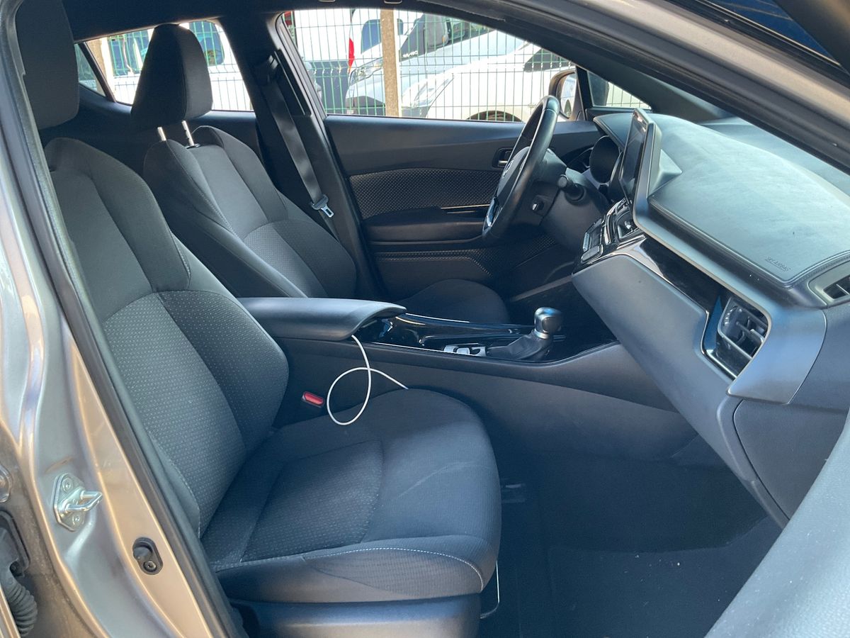 Toyota C-HR 1.8 Hybrid Gaphic année 2019 Boite de vitesse: automatique – Image 11