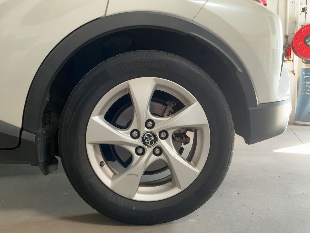 Toyota C-HR 1.8 Hybrid Dynamic année 2019 Boite de vitesse: automatique – Image 6