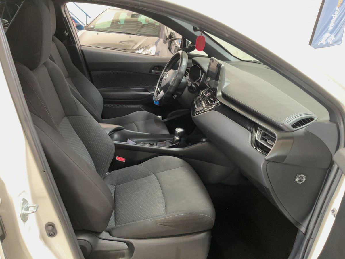 Toyota C-HR 1.8 Hybrid Dynamic année 2019 Boite de vitesse: automatique – Image 11