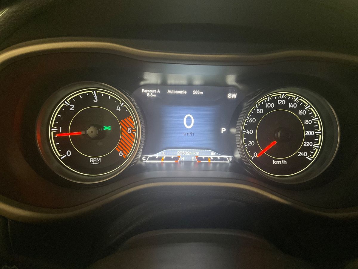 Jeep Cherokee 2.2 M-Jet Limited 4WD année 2016 Boite de vitesse: automatique – Image 4
